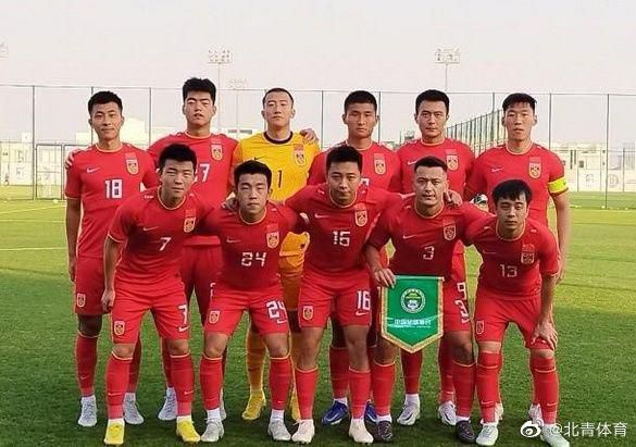 如果这么一块沉香木，雕刻成佛公、菩萨亦或者度母之类的佛教形象，至少能卖个几十万起步。